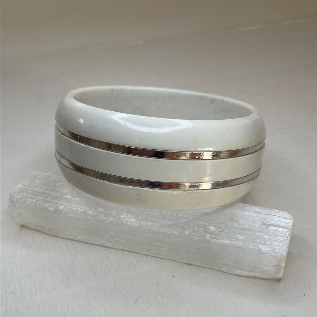Vintage White Plastic Bangle With Silver Metal Trim Inlays Bracelet